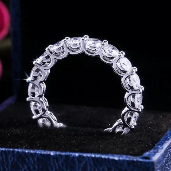 NEW DIAMOND 925 STERLING SILVER ENGAGEMENT RING, CUTE RING, SHINY RING. - Picture 4 of 6